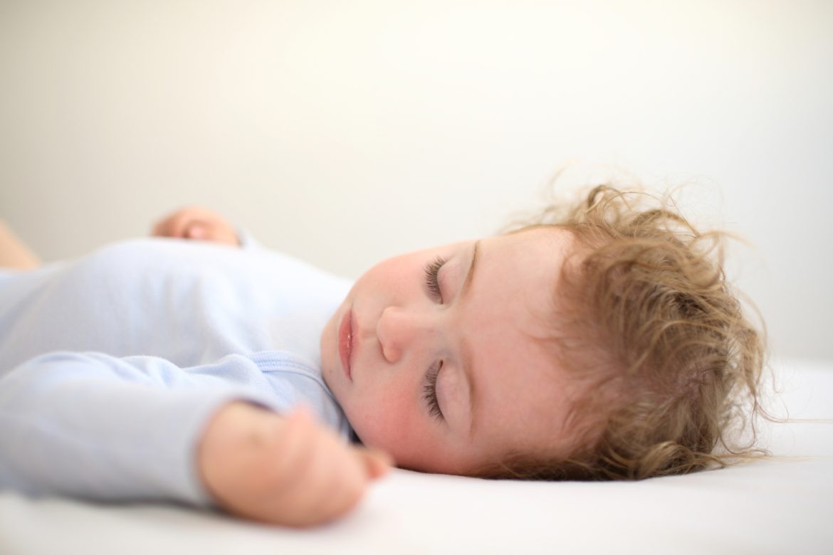 Die 2-3-4-Stunden-Regel für erholsamen Babyschlaf