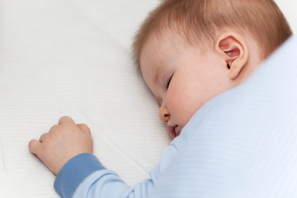 Baby 8 Monate Schlaf: Was ist normal?